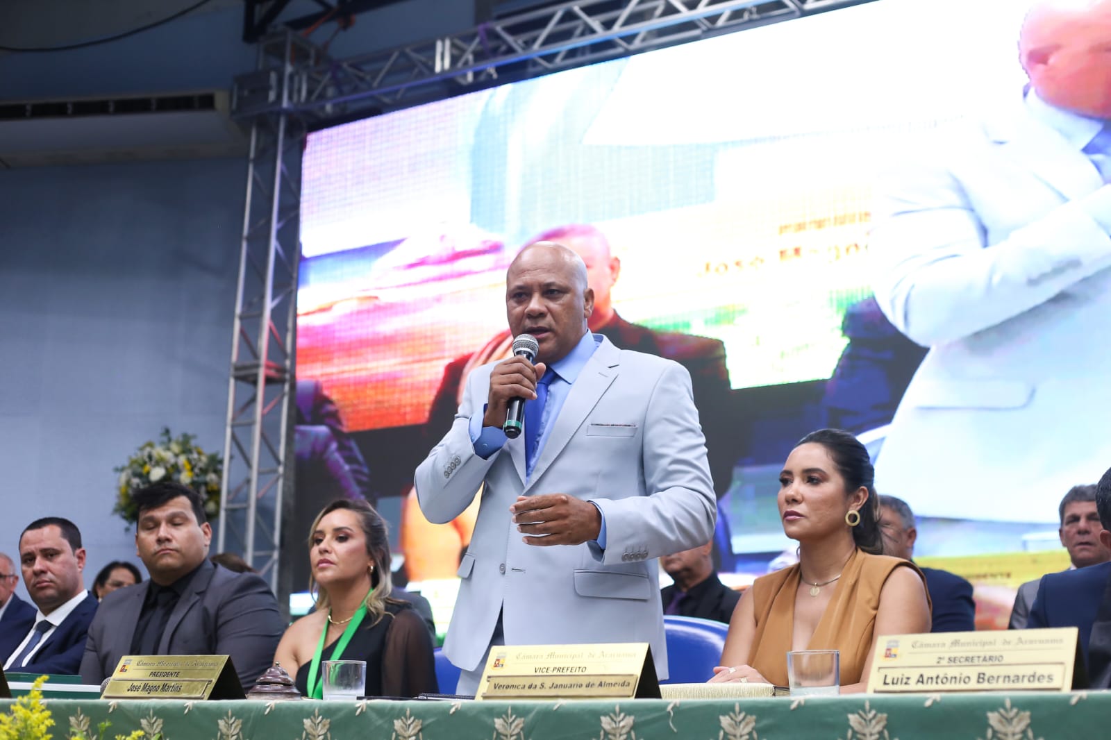 Câmara de Araruama celebra 167 anos do município com Sessão Solene e entrega da Medalha Tupinambá, que completou 20 anos de existência