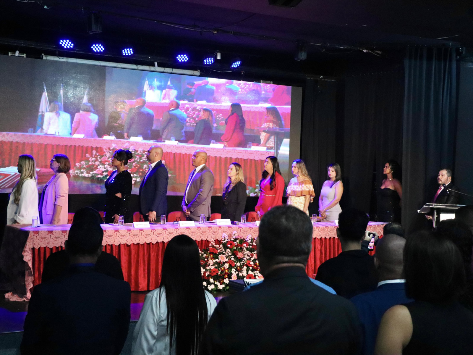 Araruama celebra a força feminina com homenagens a 28 mulheres de destaque no Teatro Municipal