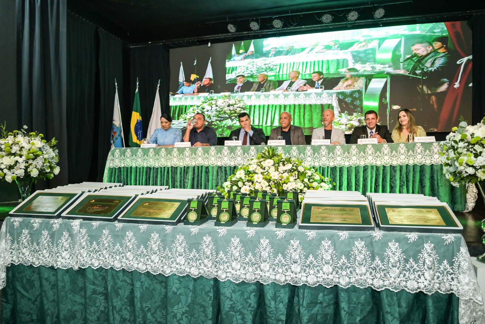 Solenidade da Câmara em Homenagem aos Profissionais da Enfermagem é marcada por emoção e reconhecimento em Araruama