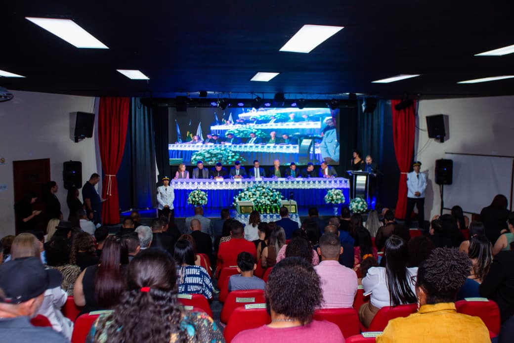 Câmara de Araruama celebra a atuação de trabalhadores e fortalece vínculos com a população em solenidade de entrega de honrarias